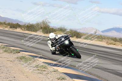 media/Nov-16-2025-Race Pace (Sun) [[8c5fa54630]]/Non Verified Riders (1st 20 Minutes)/3-Turn 3 Inside (11am)/